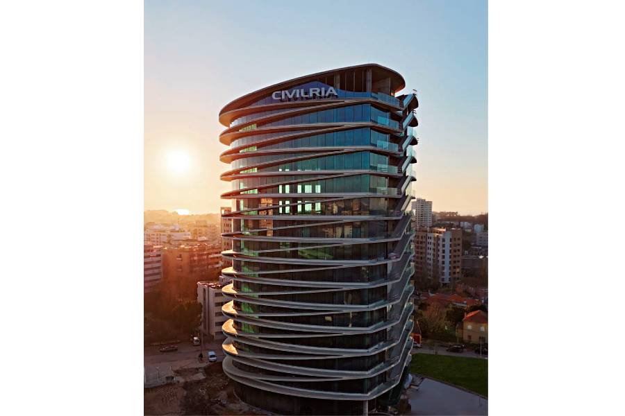 EY muda-se para a Icon Tower e triplica espaço no Porto