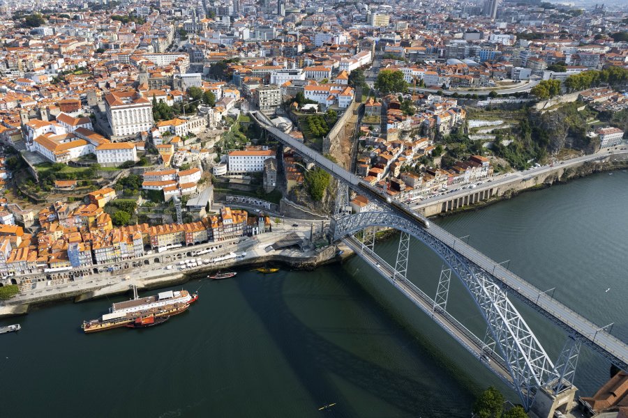 Porto - Foto vwalakte em Freepik.jpg