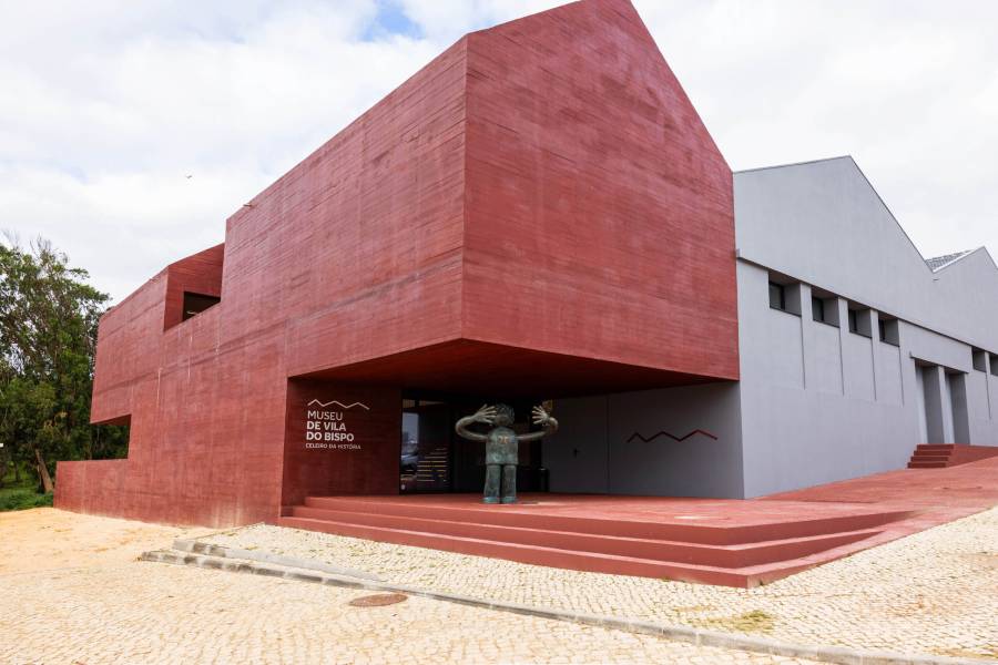 Museu-de-Vila-do-Bispo-Celeiro-da-Historia_inauguracao-8-scaled-1 (1).jpg