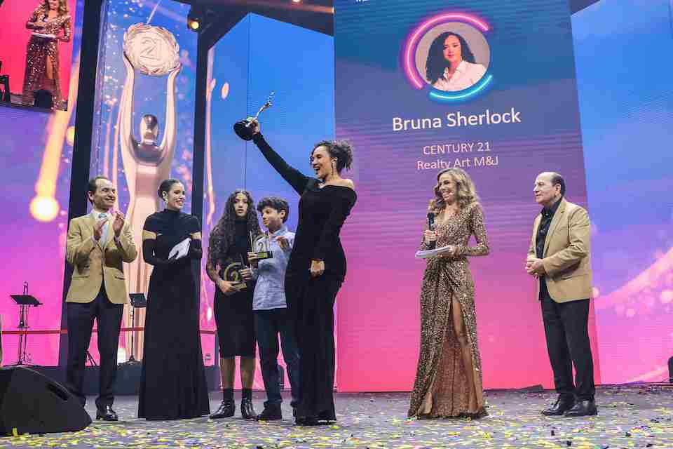 Bruna Sherlock, Century 21 Realty Art M&J