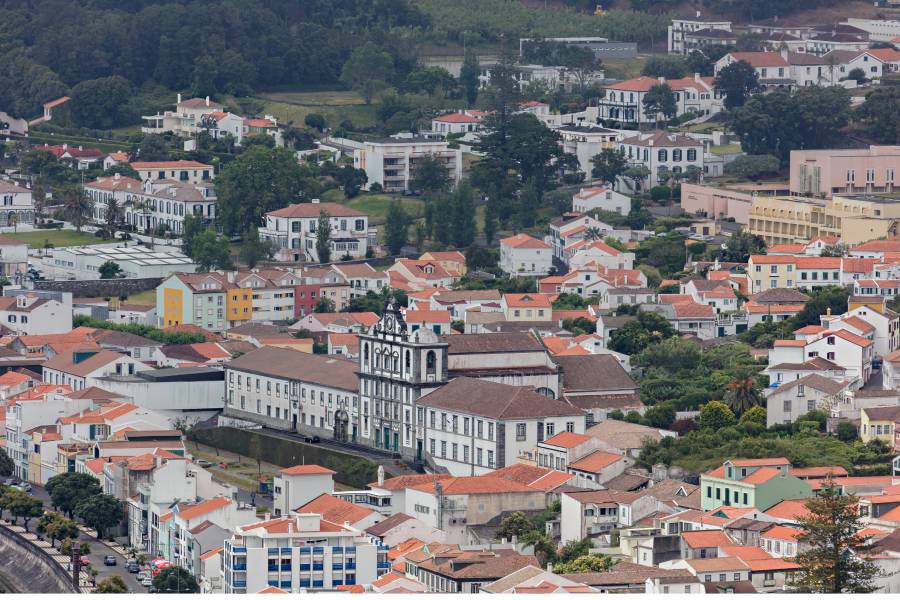 Horta - Ilha do Faial - Foto Por Diego Delso.jpg