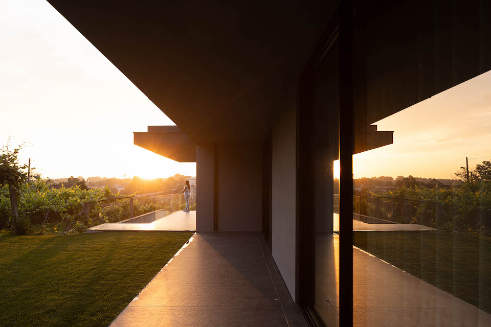 Casa da Encosta nomeada para o Prémio Obra do Ano pela ArchDaily