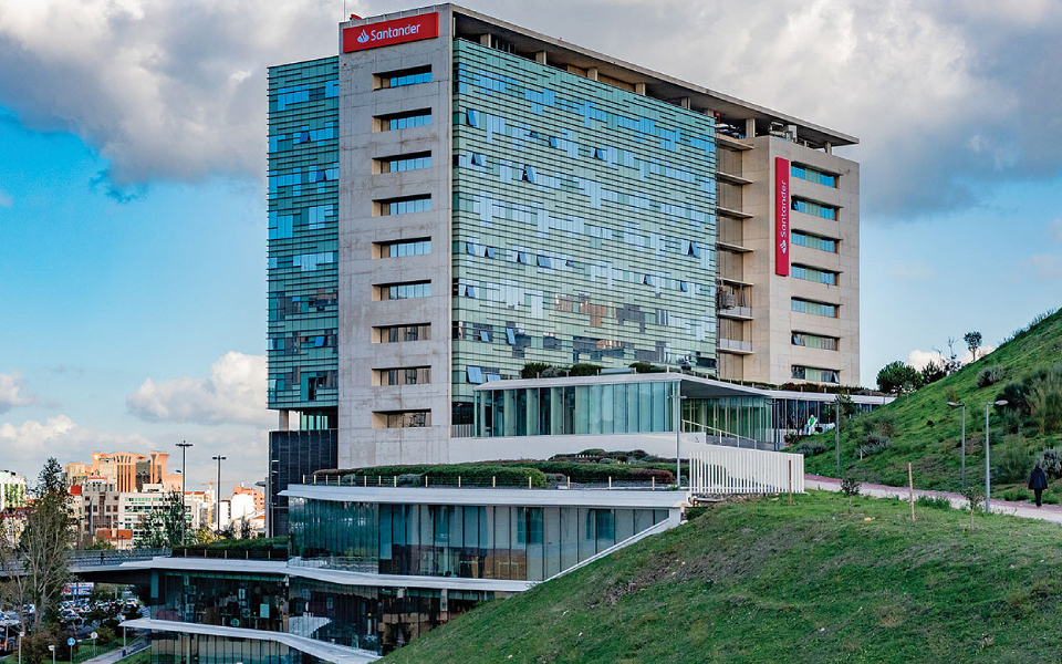 EDIFICIO-SEDE-SANTANDER_CONTEUDO1 (1).jpg