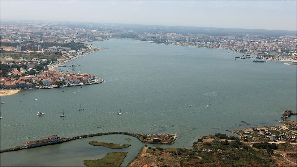 02 - Baía do Seixal - uma área que se estende por 500 hectares.jpg