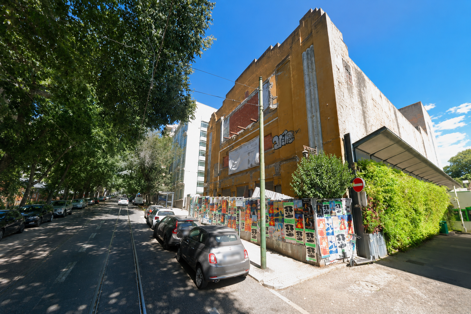 Antigo Cinema Paris em Lisboa.png
