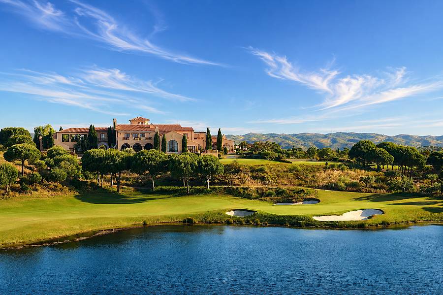 Clubhouse and 18th green.jpg