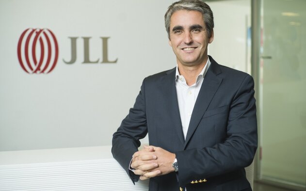 Fechar o ano com mais de três mil milhões de investimento