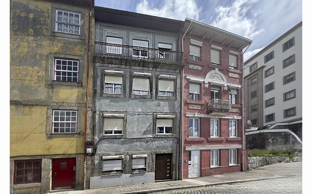 Porto: imóvel residencial na zona da Rua da Restauração a leilão