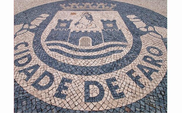 Faro reabilita calçadas e pavimentos em todo o centro urbano