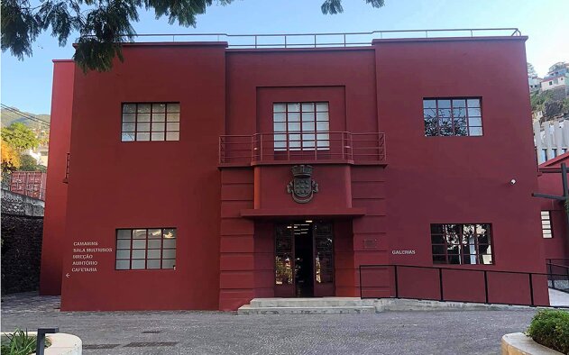 Auditório do Centro Cultural e de Investigação do Funchal requalificado num investimento superior a 1,1M€