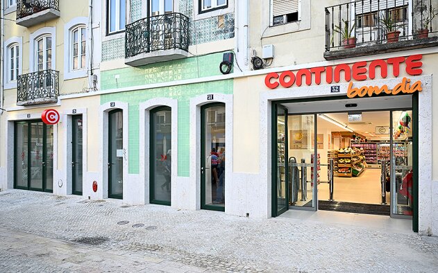 Continente abre loja no Largo da Graça, em Lisboa