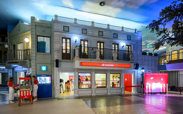 Santander abre espaço na KidZania para promover literacia financeira entre os mais jovens