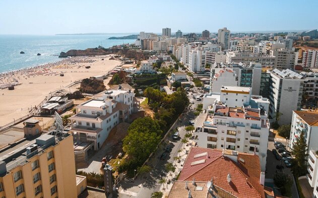Portimão, Albufeira, Loulé e Faro lideram a procura imobiliária no Algarve