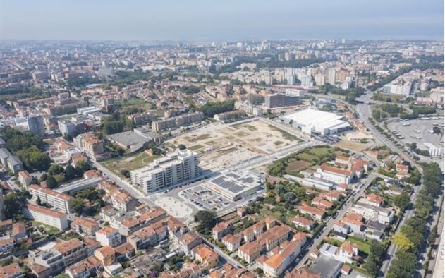Amial, Porto