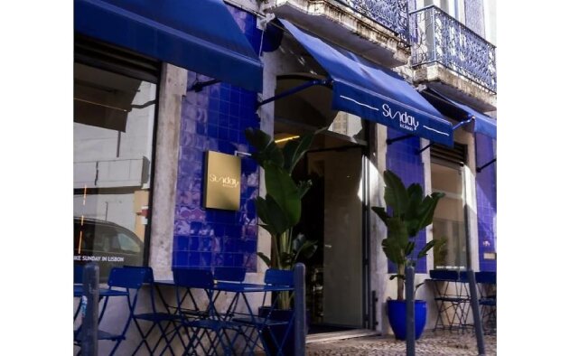 Sunday in Lisbon abre portas em Santos com novo conceito de brunch e jantar ao carvão