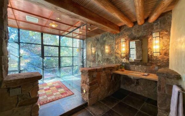 Villa onde Gene Hackman e a mulher morreram é colocada à venda por 5,4 milhões de euros