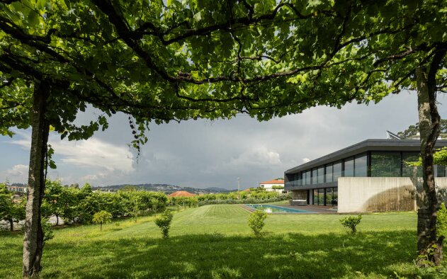 Casa da Encosta, em Santo Tirso, do arquitecto Ricardo Azevedo - Fotografias de Ivo Tavares Studio