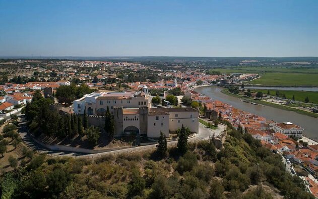 Muralha do Castelo de Alcácer recuperada com técnica ancestral de taipa