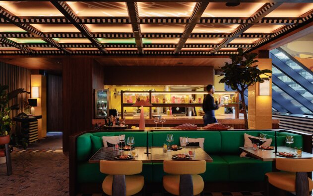 Luzzi, restaurante situado no topo do Andaz Lisbon - Foto Henrique Isidoro