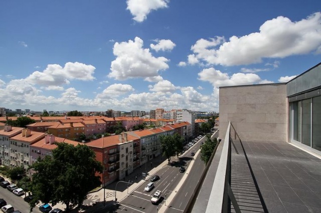 Featured image for article: Lisbon Landlords Demand Policy Stability to Boost Housing Supply, New Report Reveals