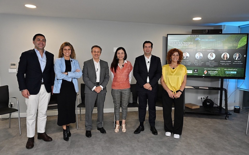 João Sousa, Madalena Azeredo Perdigão, Nuno Baptista, Ana Pinho, Bento Aires e Fernanda Pedro