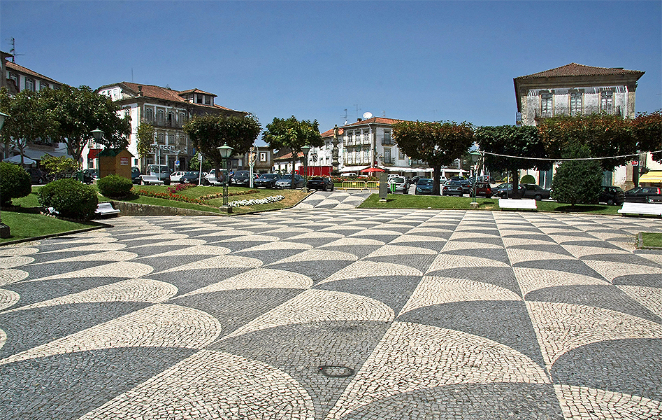 Monção_-Por Vitor Oliveira from Torres Vedras wikimedia.jpg
