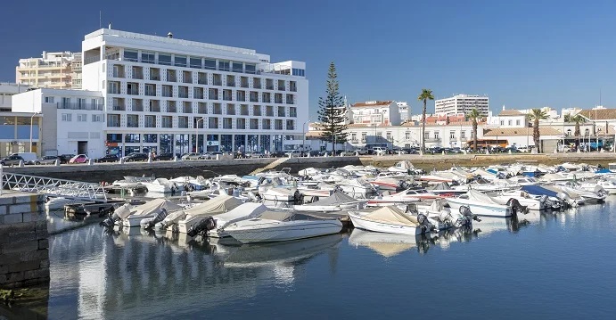 Hotel AP Eva Senses e Estúdio Onze unem arte e hospitalidade em Faro