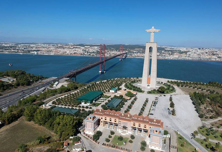 alexandre-contador-8QXcg4MH0qM-unsplash (1).jpg