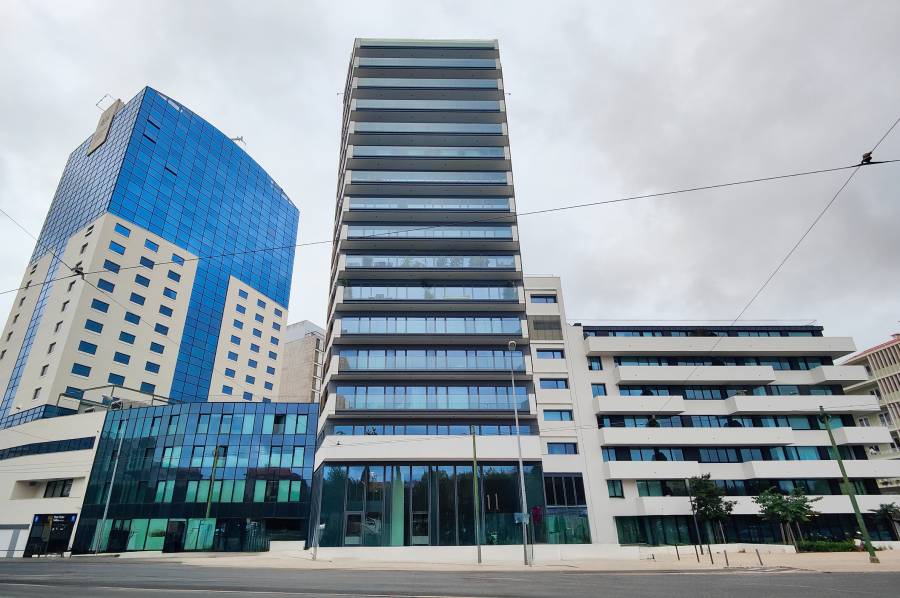 Dils assessora venda de escritório no edifício A Tower das Amoreiras