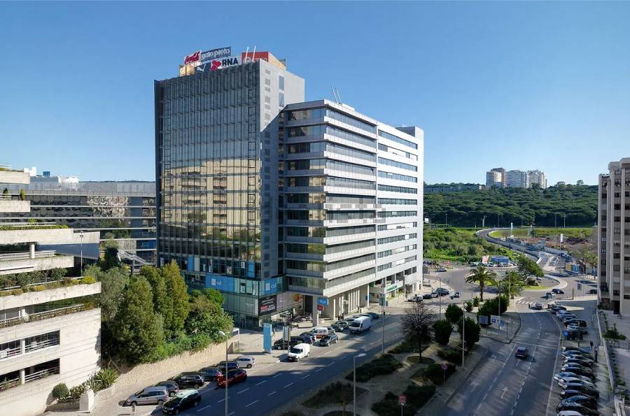 B. Prime assessora M7 no arrendamento de novo escritório em Miraflores