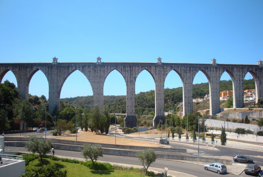 Aqueduto_das_Águas_Livres_Por Lijealso em Wikipedia.jpg