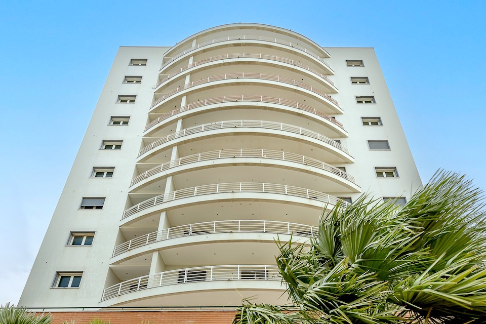 L Towers, em Paço de Arcos, concelho de Oeiras