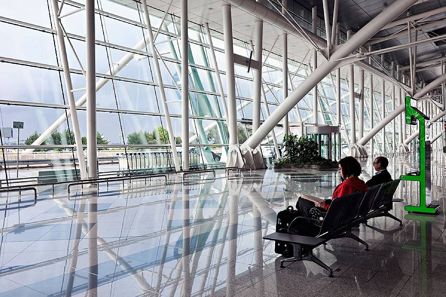 Aeroporto-do-Porto-ANA-Aeroportos-2 (1).jpg