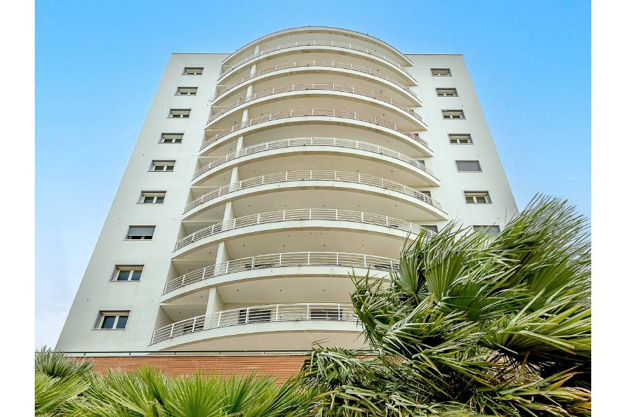 L Towers em Paco de Arcos.jpg