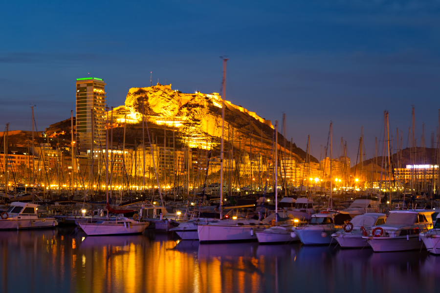 Alicante - Imagem de bearfotos em Freepik.jpg