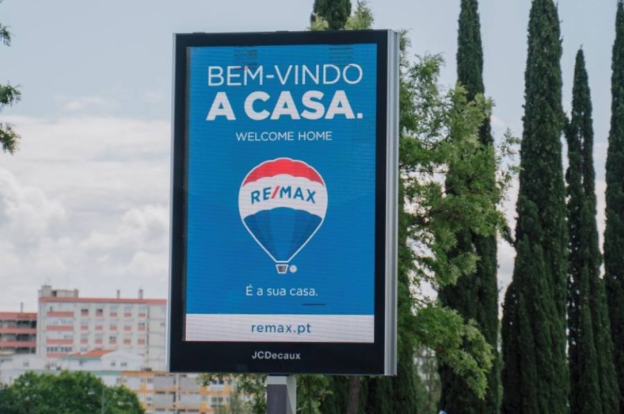 Remaxq.jpg