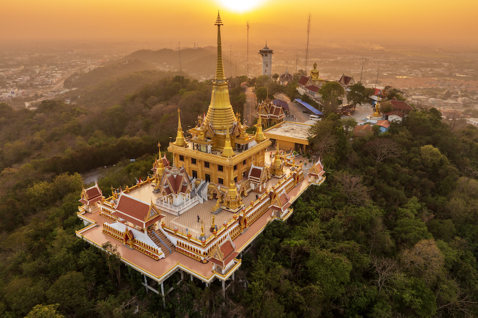 Templo tailandês Wat Phra Mahathat integra lista do Património Mundial da UNESCO