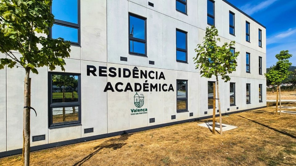 Residencia acade miva valenca.jpg