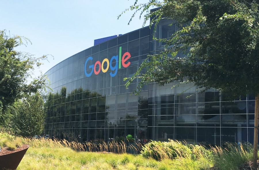 Googleplex_HQ_Foto de By Asoundd em wikipedia.jpg