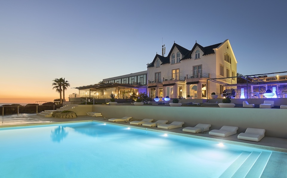 Farol Hotel conquista dois prémios internacionais de hotelaria de luxo em Portugal