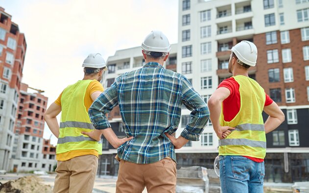 Construção e Imobiliário com a menor intenção de mudança de emprego em 2025 - revela Guia Hays
