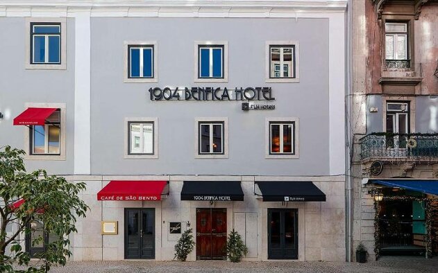 1904 Benfica Hotel: dormir no coração da história encarnada — e comer o bife mais célebre de Lisboa