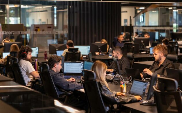 dstgroup arranca 2026 com aumento salarial, novas contratações e renovação do selo Top Employer