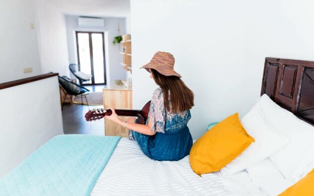 Oferta de quartos aumenta 79% e procura recua 44% no último ano, revela idealista