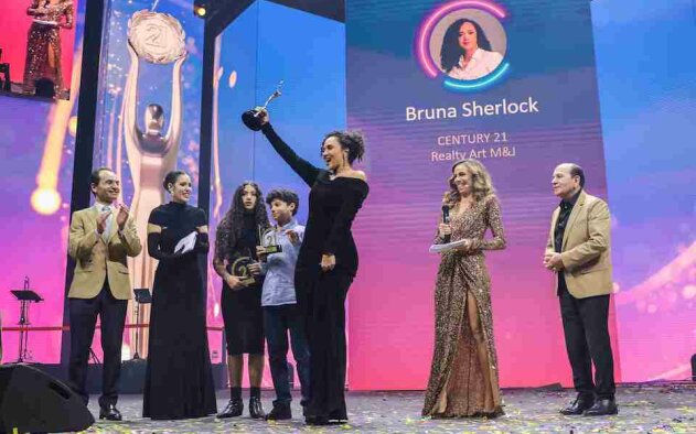 Bruna Sherlock, Century 21 Realty Art M&J