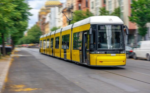 Metade da Europa não anda de transportes públicos — em Portugal são ainda mais