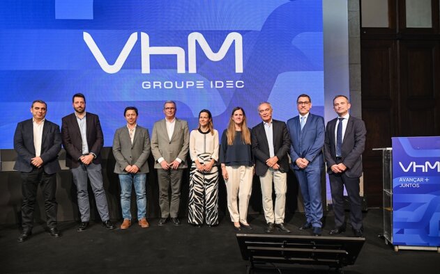 Tony Morais (Sócio do GROUPE IDEC e Diretor Geral do Polo de Engenharia), Jean-Michel Jacintho (Diretor Geral da VHM) e Vitor Hugo (fundador da VHM) e suas equipas