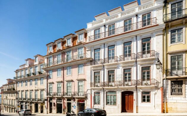 Edifício pombalino na Rua do Alecrim reabilitado com 13 apartamentos e vistas sobre o Tejo