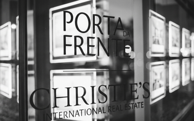 Porta da Frente Christies