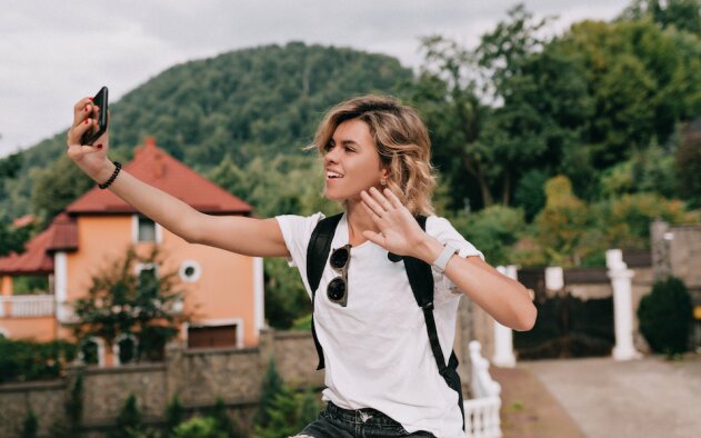 Travel Tok - Freepik